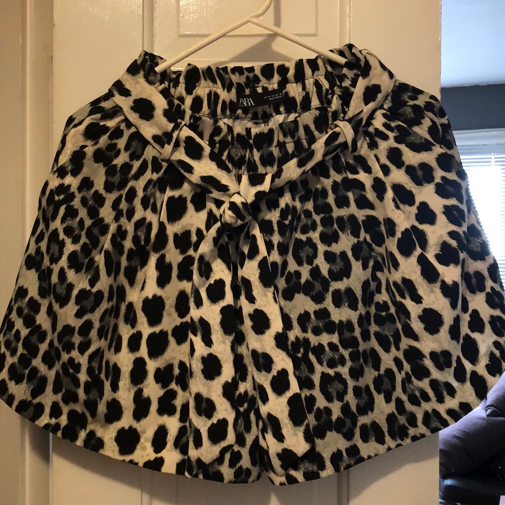 Zara high waist leopard shorts